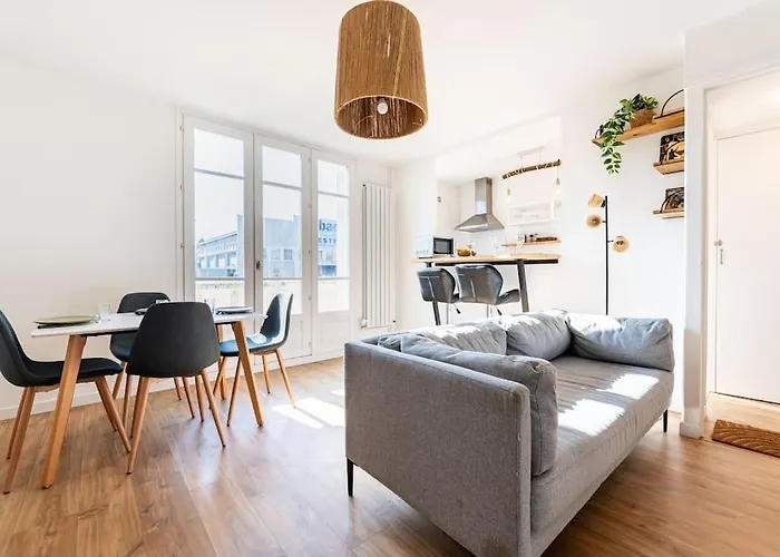 4 Personnes - 2 -fibre - Balcon - Confort Appartamento