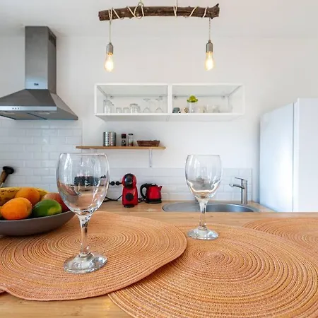 4 Personnes - 2 -fibre - Balcon - Confort *