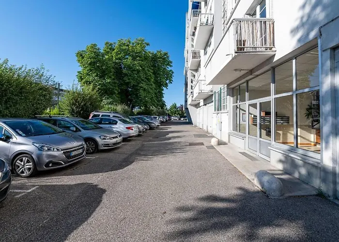 Apartament 4 Personnes - 2 -fibre - Balcon - Confort Grenoble