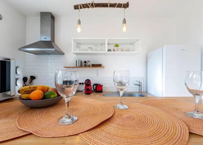 4 Personnes - 2 -fibre - Balcon - Confort *